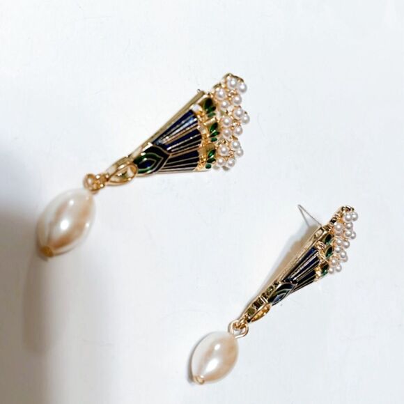 Anthropologie Pearl Drop Earrings NWOT - Picture 2 of 3